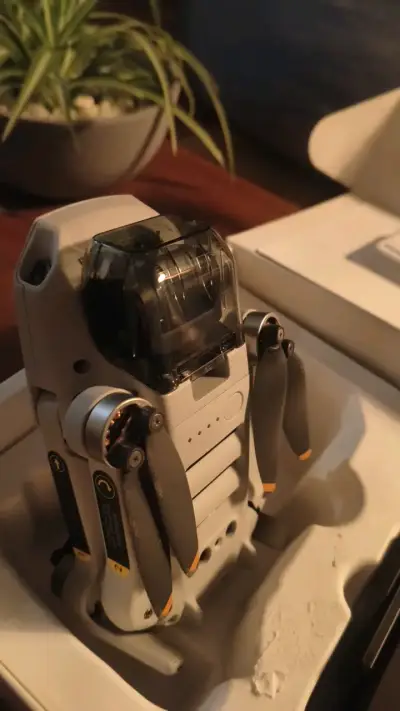 Drone DJI compacto con control remoto - miniatura 2