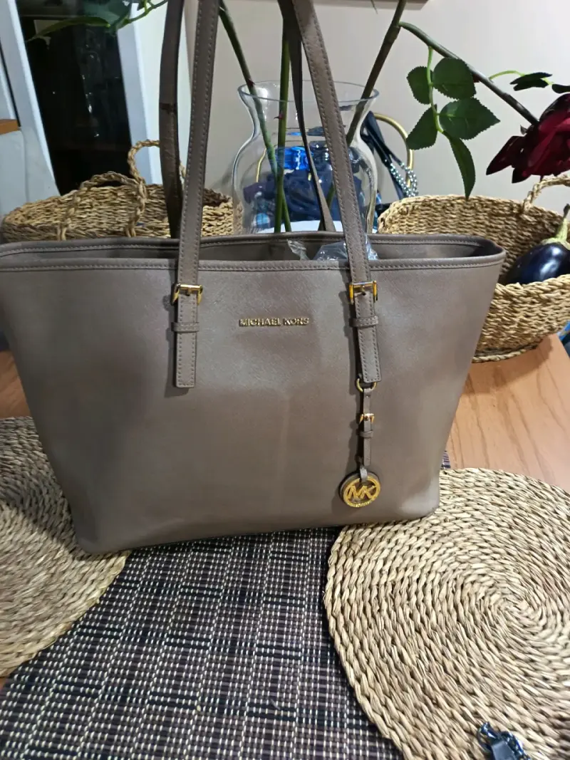 Bolso Michael Kors café. Tote grande - 1