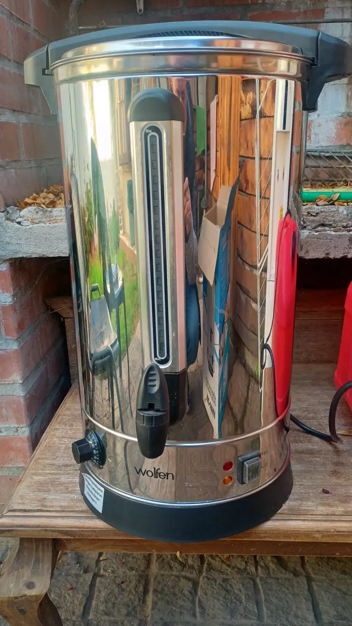 Calentador de agua eléctrico Wolfen 10L - 2