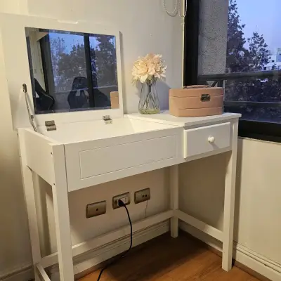 Tocador blanco con espejo y cajón - miniatura 1