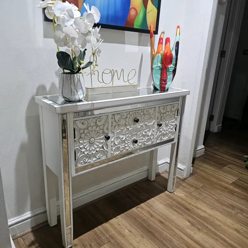 Consola decorativa blanca con espejo - 1