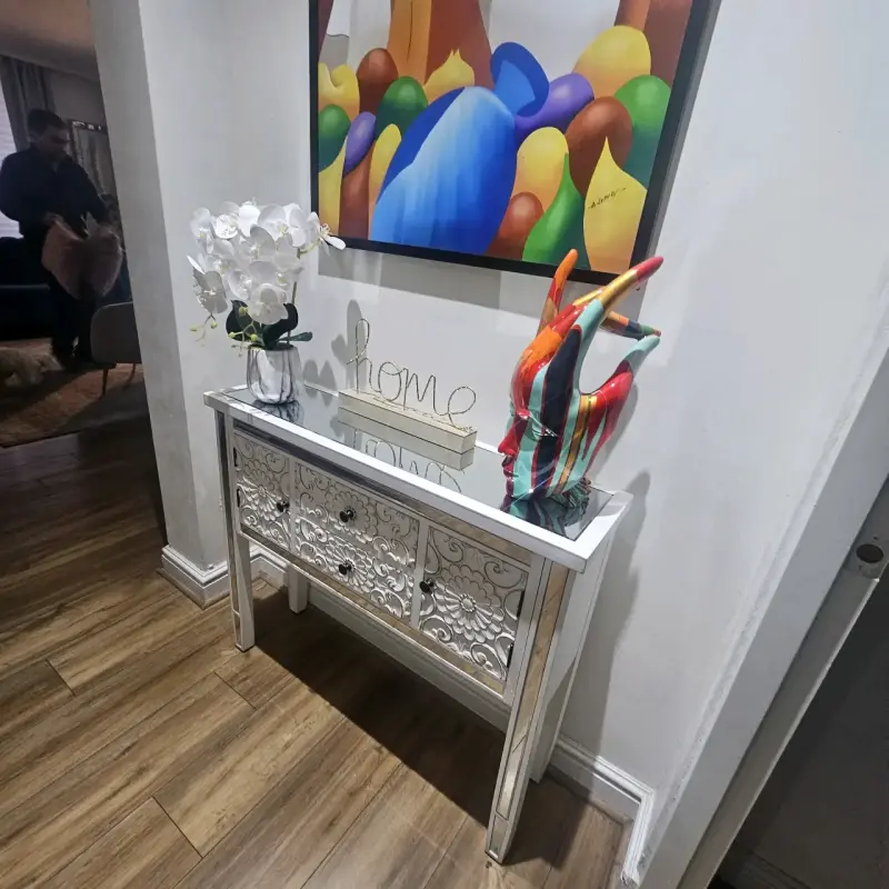 Consola decorativa blanca con espejo - 4
