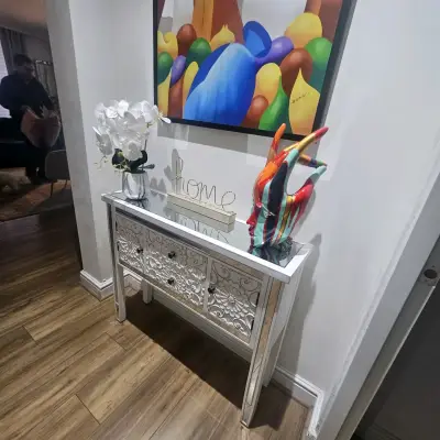 Consola decorativa blanca con espejo - miniatura 4