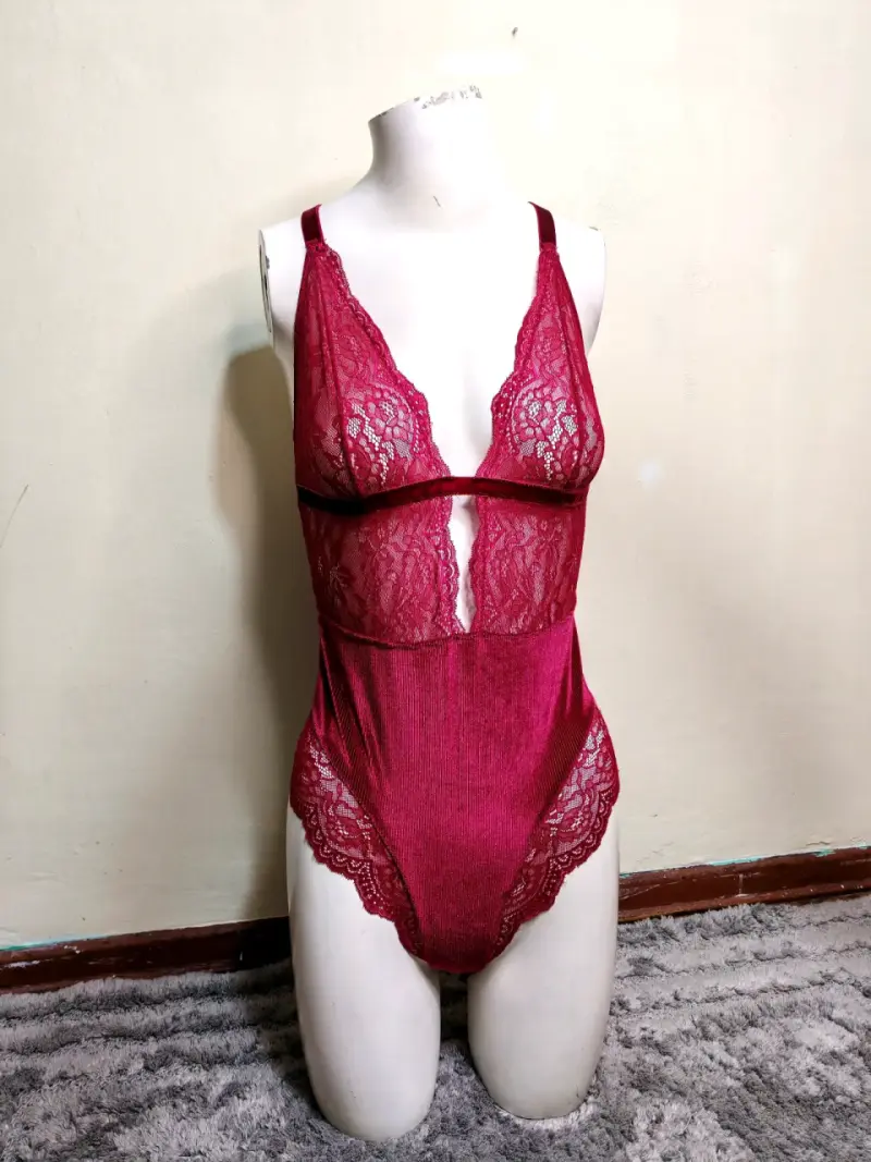 Body de encaje rojo para mujer - 1