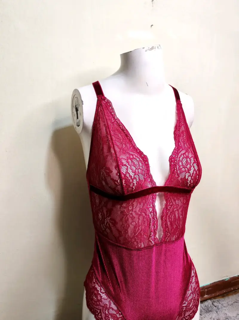 Body de encaje rojo para mujer - 2
