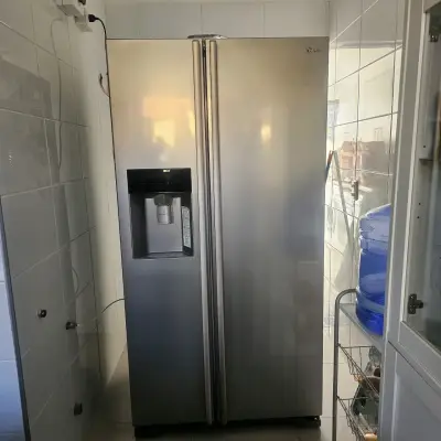Refrigerador LG side by side con dispensador - miniatura 3