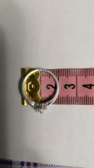 Anillo de compromiso con diamante en lágrima - miniatura 4