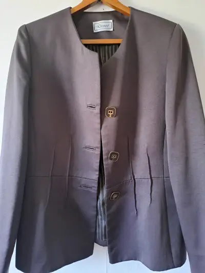 Blazer café, marca Disvest alta costura nacional. - miniatura 5