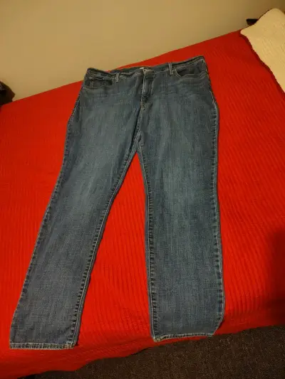 Jeans Levis 311 Shaping Skinny - miniatura 3