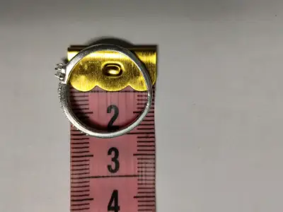 Anillo de plata con diseño de corazón y circonitas - miniatura 3
