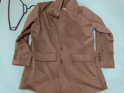 Blazer de gamuza marrón para mujer - miniatura 2