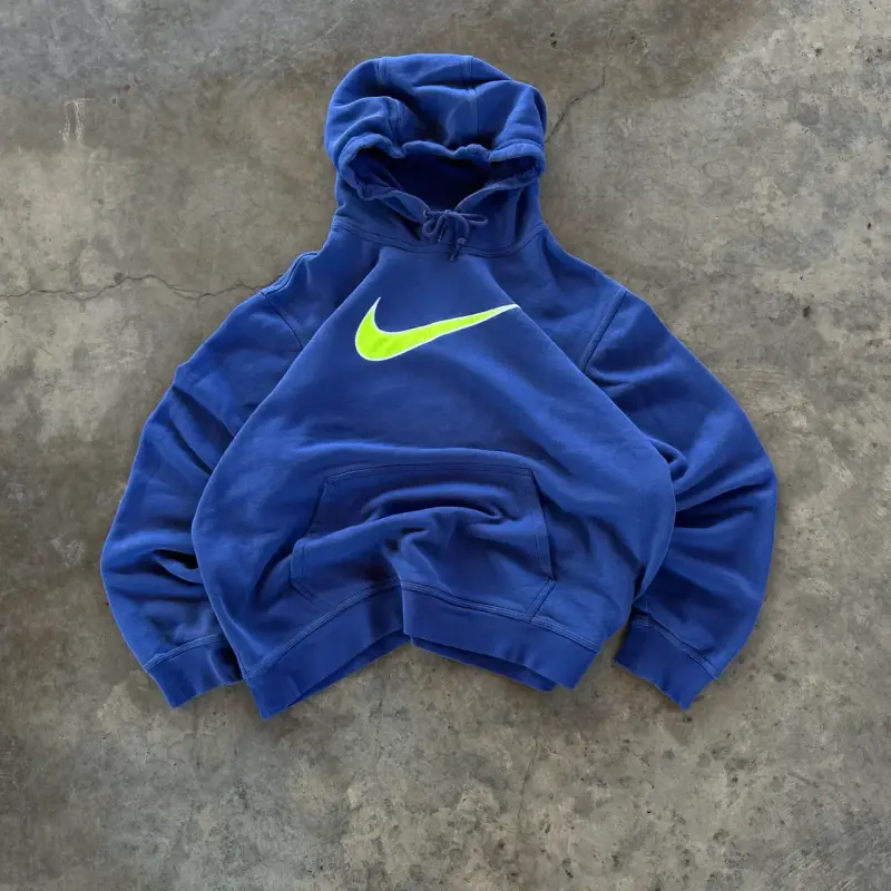 Polerón con capucha azul Nike logo verde - 1