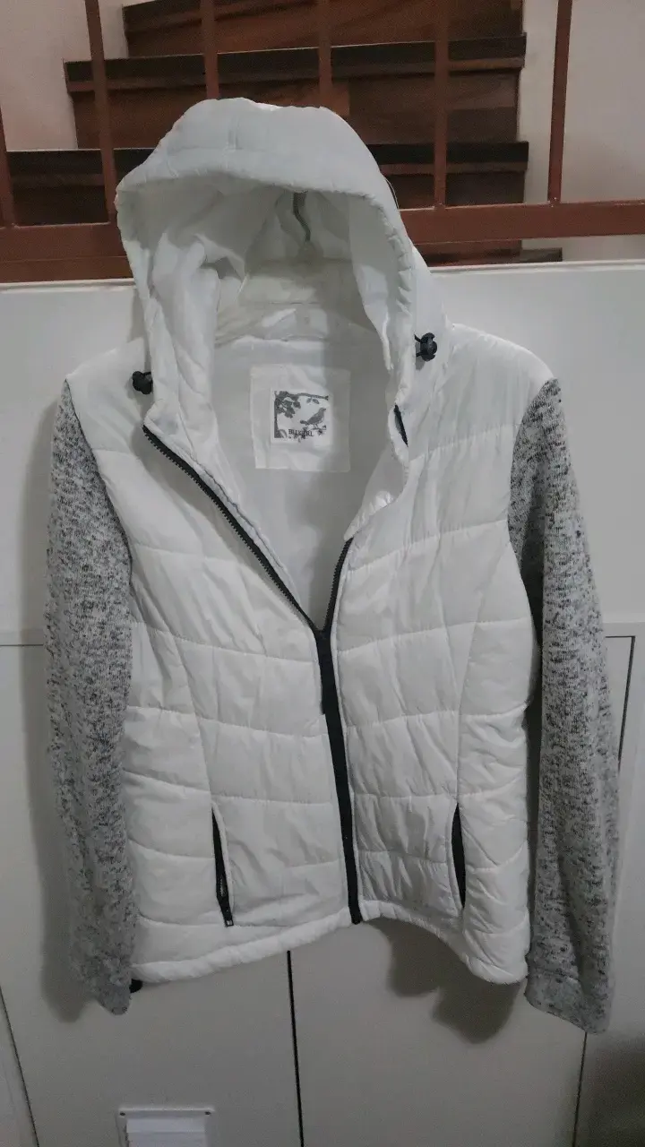 Chaqueta acolchada blanca con capucha - 2