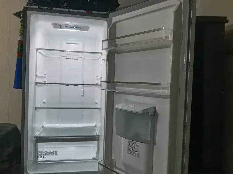 Refrigerador moderno marca midea ,batidora ursus - 3