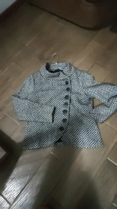 Chaqueta de lana a cuadros elegante - miniatura 1