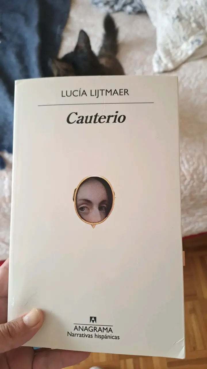 Libro 'Cauterio' de Lucía Lijtmaer