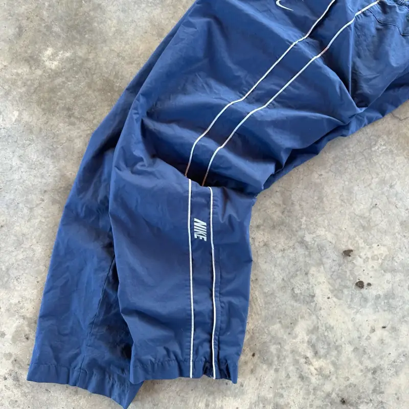 Pantalones deportivos Nike azul con logo - 3