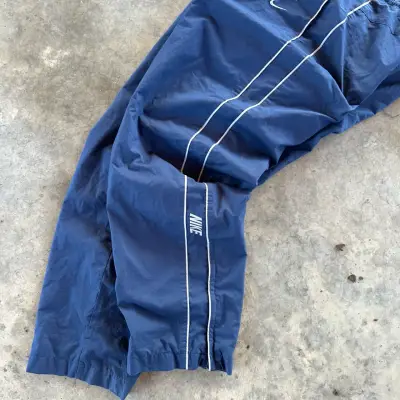 Pantalones deportivos Nike azul con logo - miniatura 3