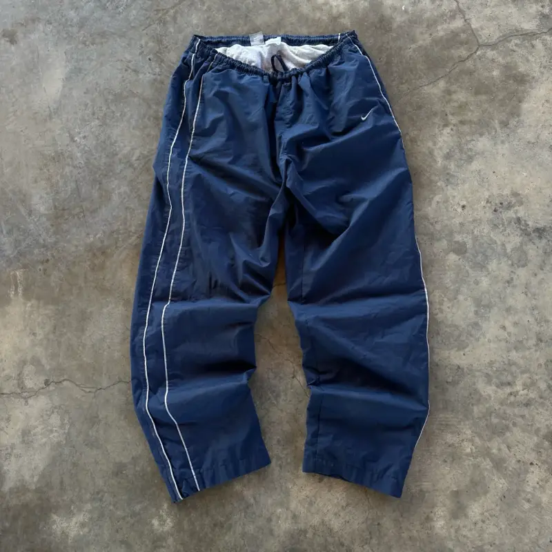Pantalones deportivos Nike azul con logo - 4
