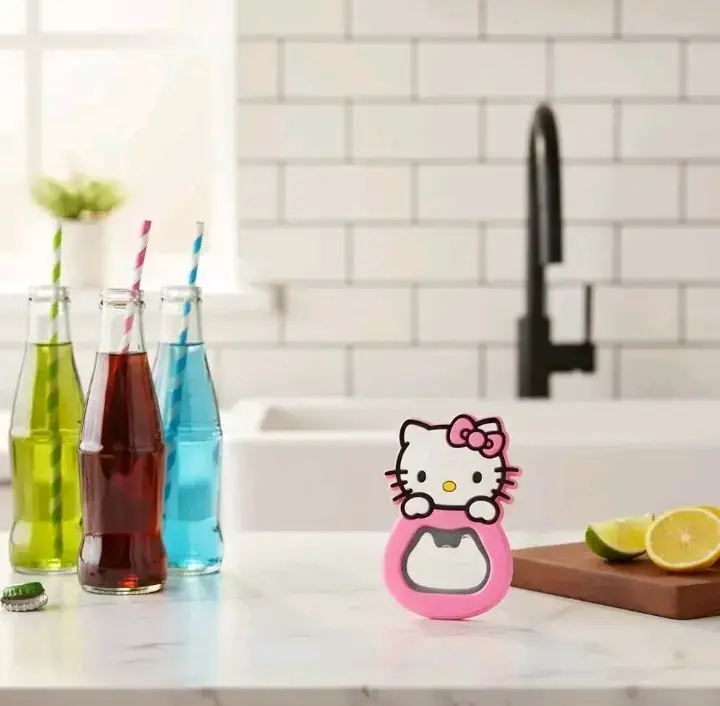 Destapador Hello Kitty rosa con imán - 2