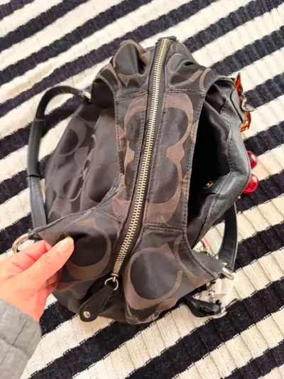 Bolso de mano Coach vintage excelente estado - miniatura 2