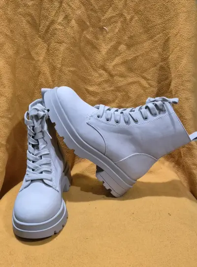 Botines blancos con cierre lateral - miniatura 3