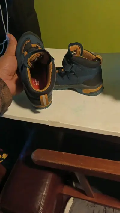 Botines Lippi talla 27 y son 17 cm - miniatura 3