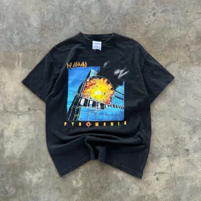 Polera negra Def Leppard Pyromania 2002 - miniatura 1