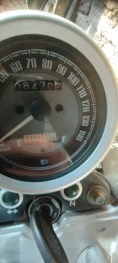 Moto Custom estilo clásico - miniatura 2