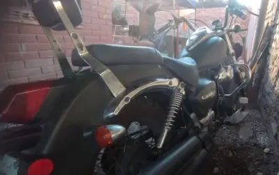 Moto Custom estilo clásico - miniatura 3