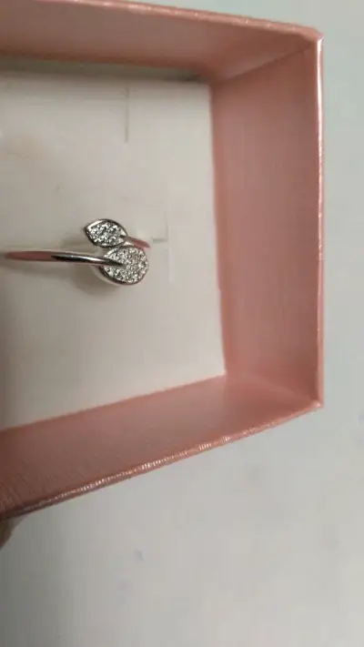 Anillo de plata con diseño de hojas - miniatura 2