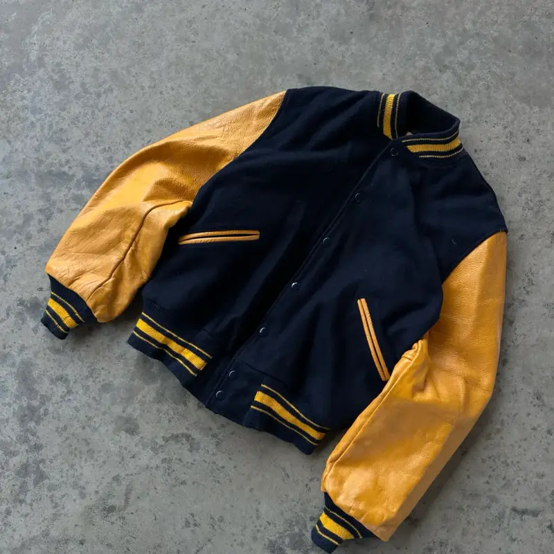 Chaqueta varsity negro y amarillo cuero vintage - 4