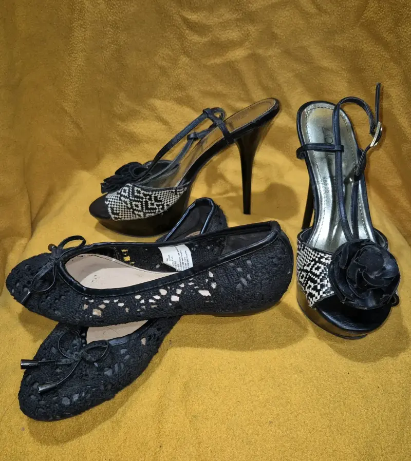 Zapatos de tacón y ballerinas negras elegantes - 1