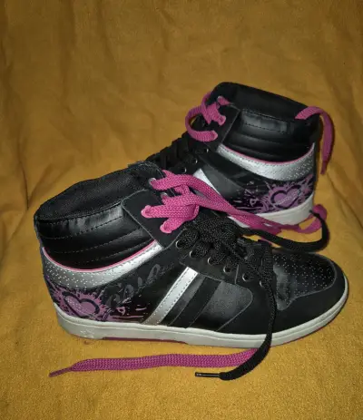 Zapatillas deportivas negras con cordones rosas - miniatura 5