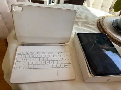 iPad con caja original en buen estado - miniatura 5