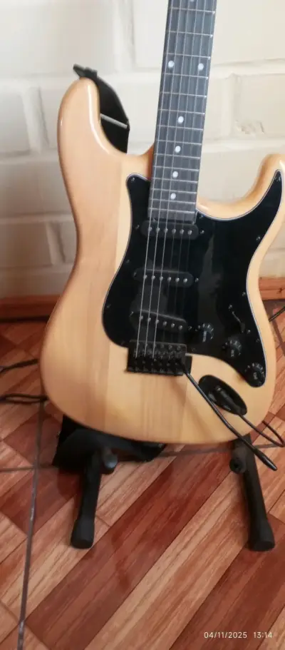 Guitarra eléctrica Scorpion con afinador digital - miniatura 4