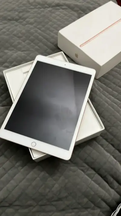 iPad Apple con caja original - miniatura 1