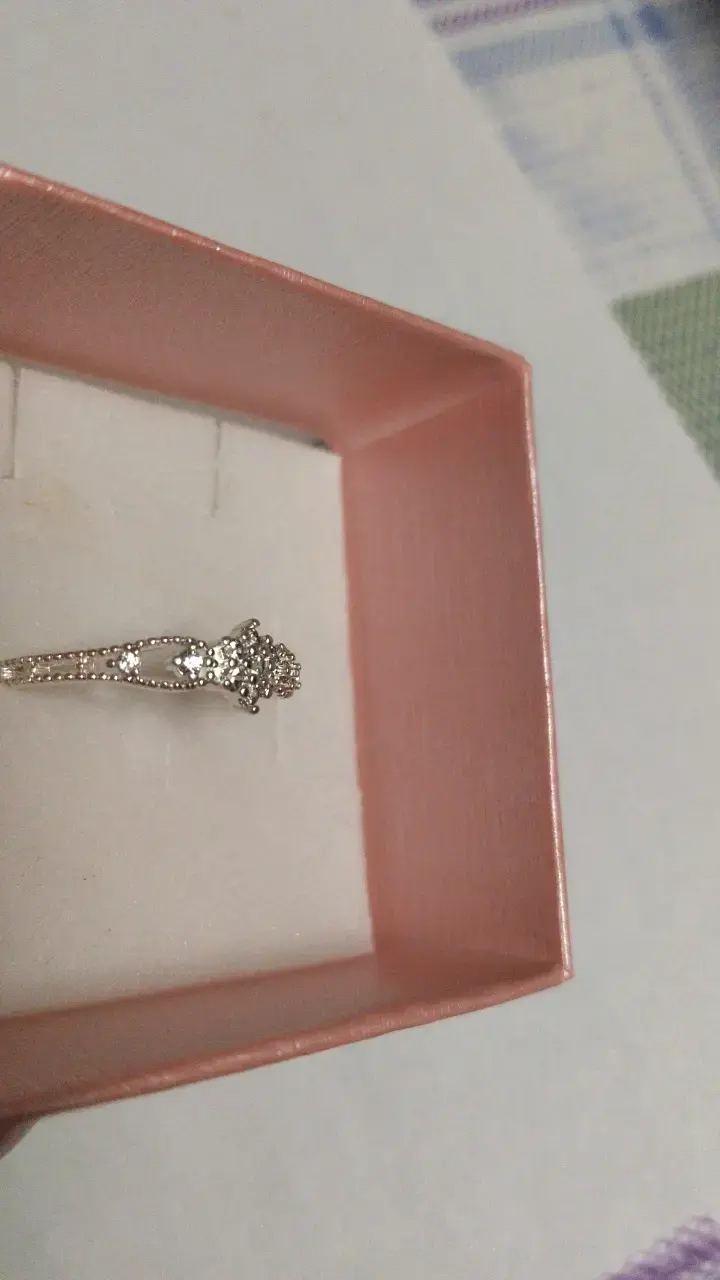 Anillo de plata con diseño de diamantes - 2