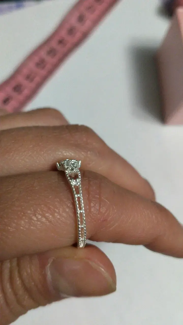 Anillo de plata con diseño de diamantes - 5