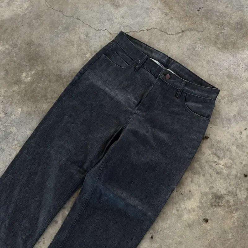 Jeans negros de mezclilla raw denim hombre - 3