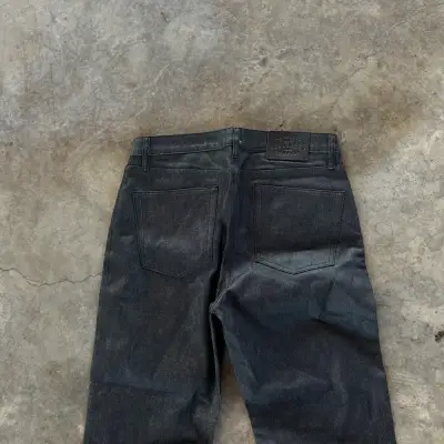 Jeans negros de mezclilla raw denim hombre - miniatura 5