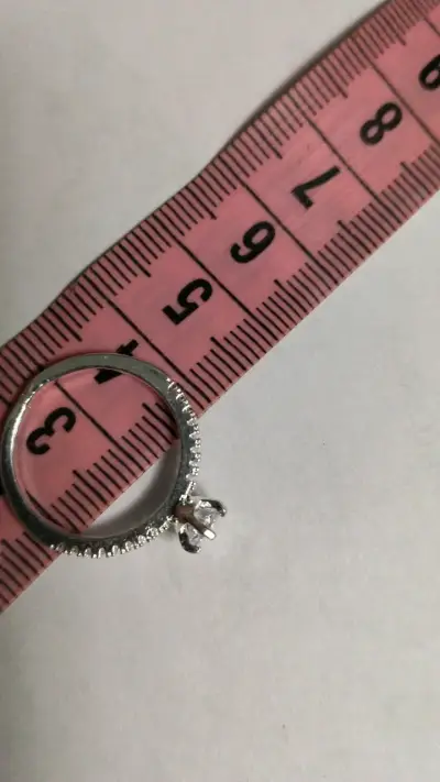 Anillo de compromiso con piedra brillante - miniatura 5
