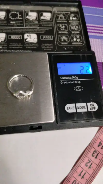 Anillo de plata con diseño elegante - miniatura 1