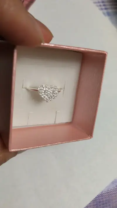 Anillo de plata con corazón de circonitas - miniatura 2