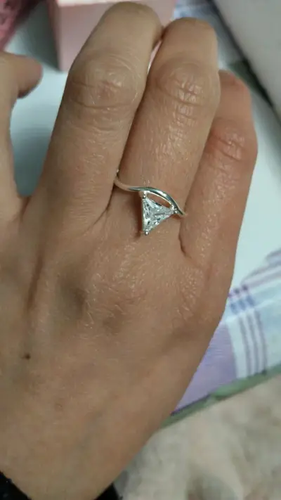 Anillo de plata con zirconia triangular - miniatura 6