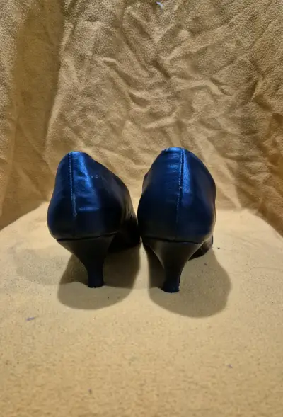 Zapatos de tacón bajo negros elegantes - miniatura 5