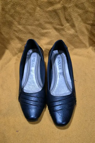 Zapatos de tacón bajo negros elegantes - miniatura 6