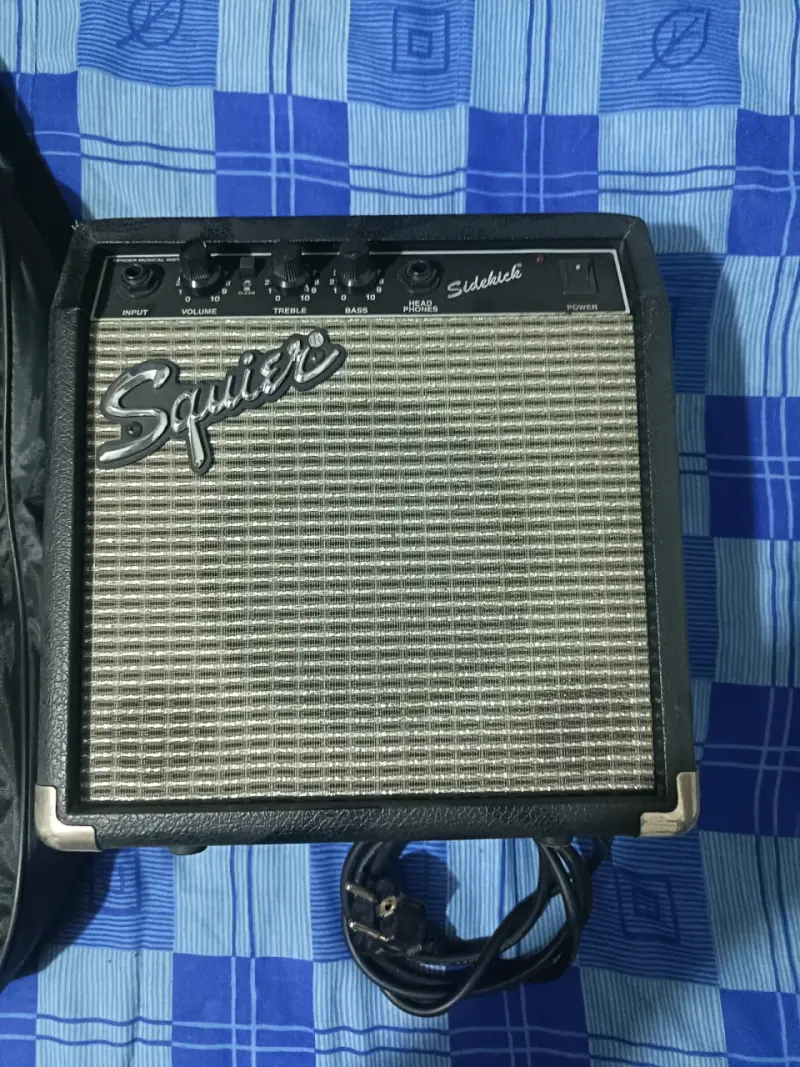 guitarra eléctrica mercury con amplificador squier - 3