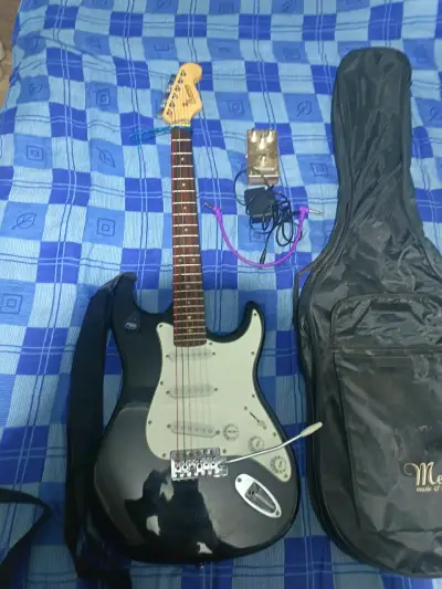 guitarra eléctrica mercury con amplificador squier - miniatura 6