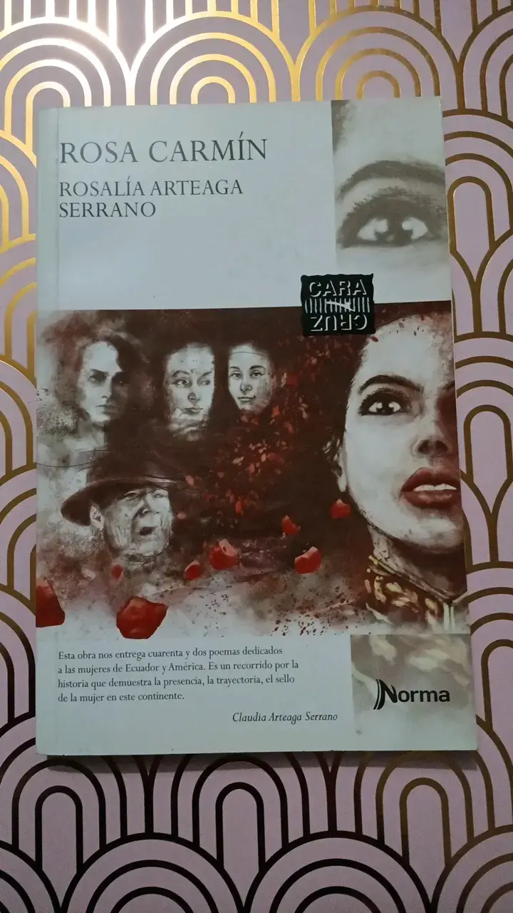 Libro 'Rosa Carmín' de Rosalía Arteaga
